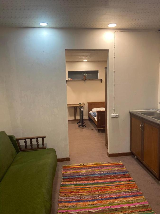 Vahe'S Corner House Hotel เยเรวาน ภายนอก รูปภาพ