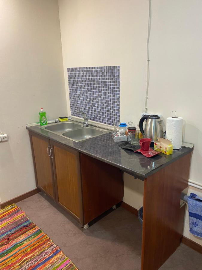 Vahe'S Corner House Hotel เยเรวาน ภายนอก รูปภาพ